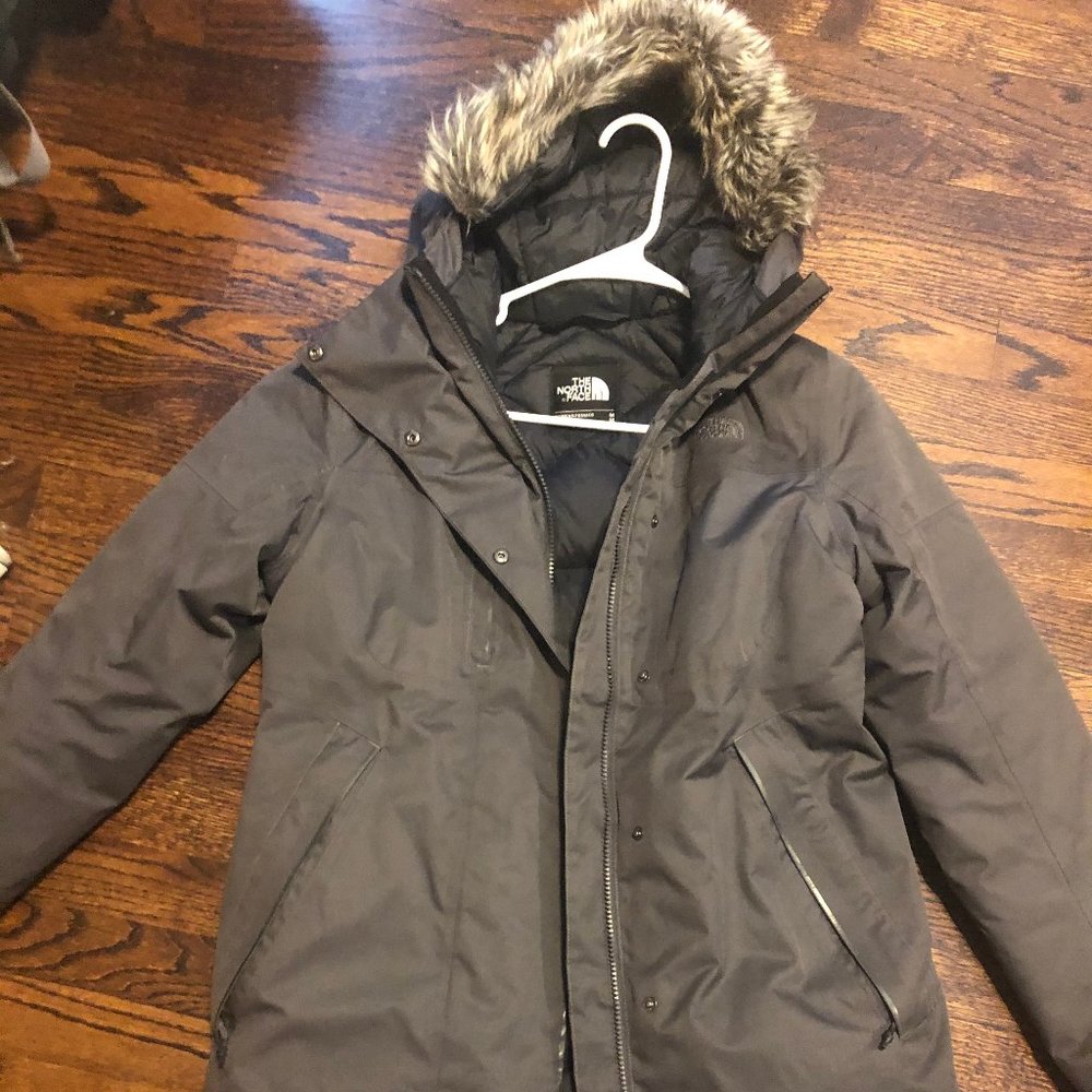 North Face Women's Arctic Parka Size Medium